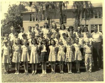 J. J. Finley School Class 1947